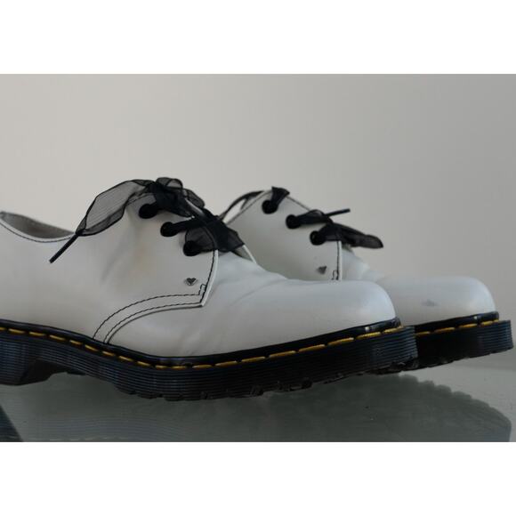 Dr. Martens Women's 1461 LIMITED EDITION BEN Hearts White-Black Smooth Size 7 - Picture 2 of 10